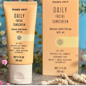 NIB Trader Joe's Daily Facial Sunscreen SPF 40 - 1.7oz/50ml-Exp 12/2026. NIB